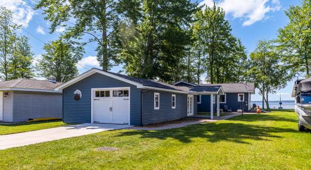Photo of 1115 Long Point Dr, Houghton Lake, MI 48629