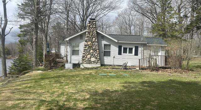 Photo of 8226 Paradise Trl, Carp Lake, MI 49718