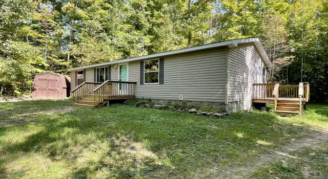Photo of 14210 Cedarwood Dr, Cheboygan, MI 49721