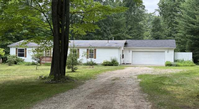 Photo of 550 Goldenrod Dr, Houghton Lake, MI 48629