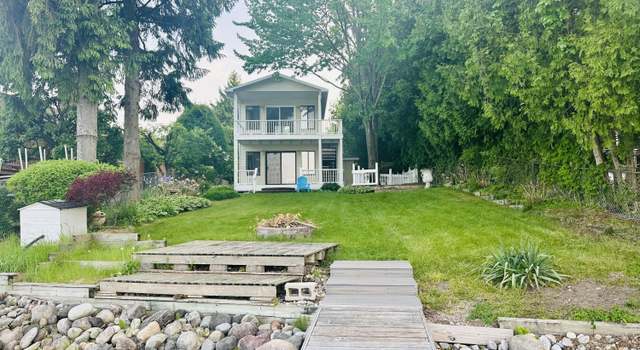 Photo of 6382 W Higgins Lake Dr, Roscommon, MI 48653