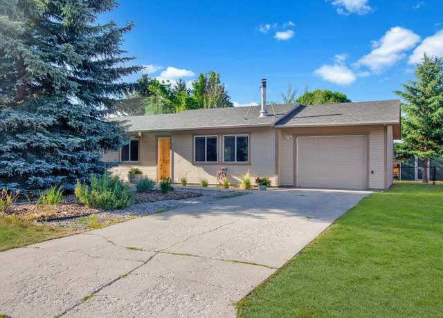 Property at 3071 Shenandoah Dr, Hailey, ID 83333, 3 beds, 1 bath