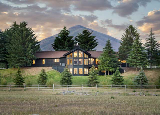 Property at 106 Chestnut Ln, Bellevue, ID 83313, 4 beds, 4 baths