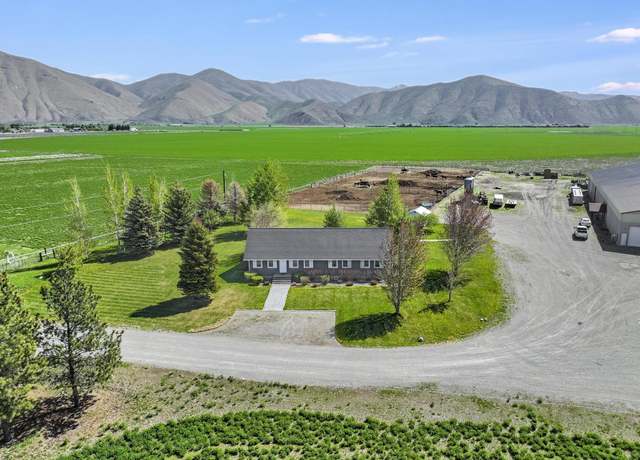 Property at 10727 State Highway 75, Bellevue, ID 83313, 3 beds, 2 baths