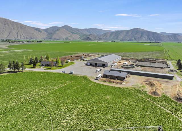 Property at 10727 State Highway 75, Bellevue, ID 83313, 3 beds, 2 baths