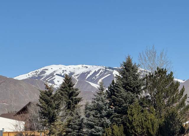 Property at 930 N 1st Ave, Hailey, ID 83333