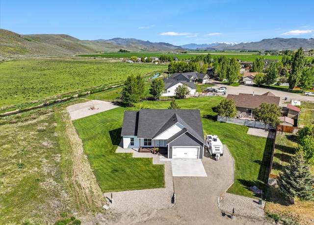 Property at 40 Sagebrush Cir, Carey, ID 83320, 3 beds, 2 baths