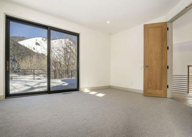 Property at 220 Bird Dr Unit B, Ketchum, ID 83340, 4 beds, 5 baths