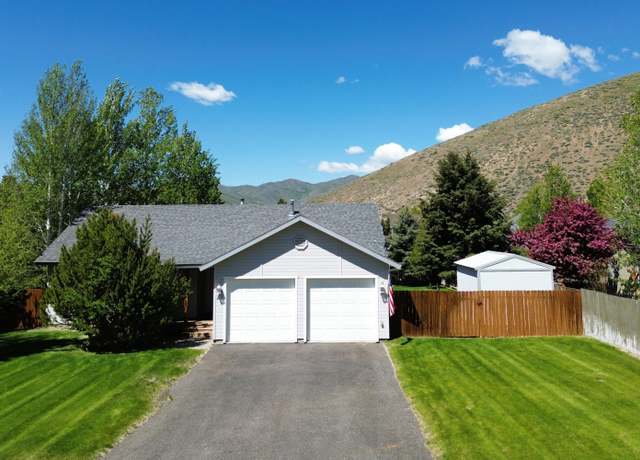 Property at 261 Sunrise Ranch Rd, Bellevue, ID 83313, 3 beds, 2 baths