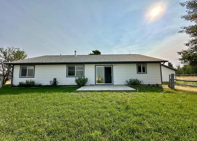 Property at 411 N 120 E, Shoshone, ID 83352, 2 beds, 2 baths