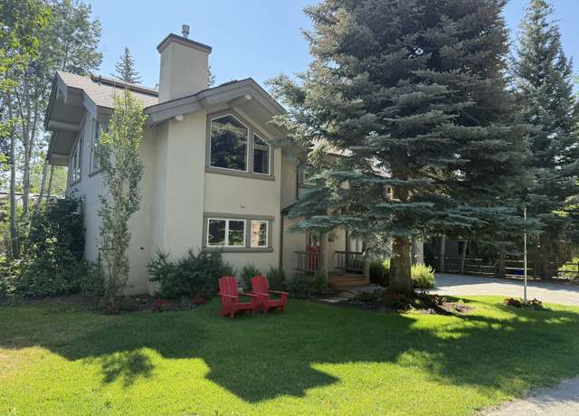 Property at 615 Wood River Dr, Ketchum, ID 83340, 3 beds, 4 baths