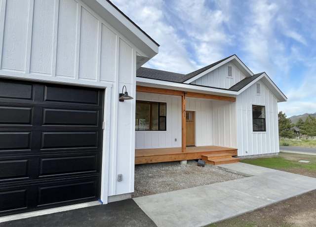 Property at 161 Cowcatcher Loop, Bellevue, ID 83313, 3 beds, 2 baths