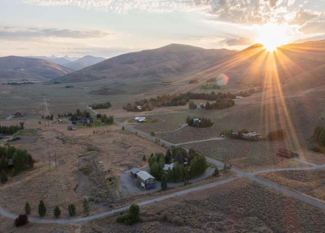 Property at 68 Pioneer View Dr, Hailey, ID 83333, 5 beds, 4 baths