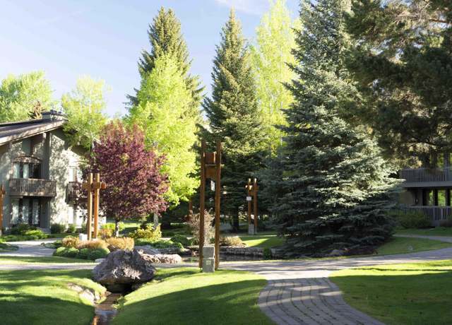 Property at 846 Lodge II Apartments, Sun Valley, ID 83353, 2 beds, 3 baths