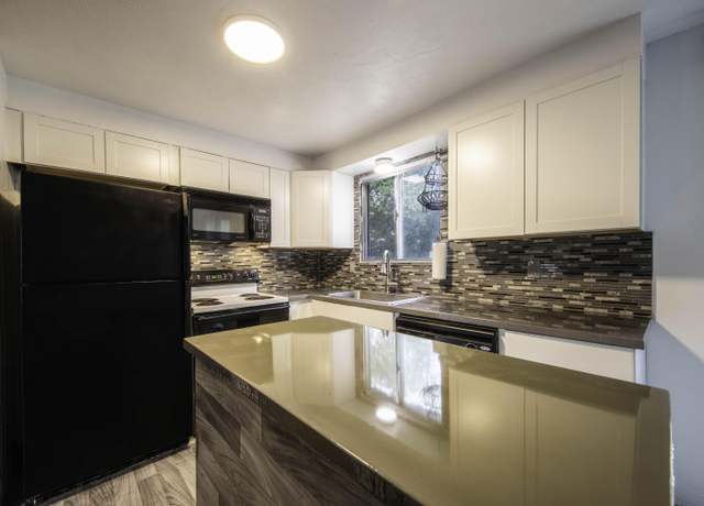 Property at 109 S 6th St, Bellevue, ID 83313, 2 beds, 1 bath