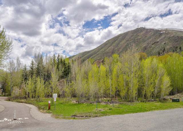 Property at 581 Aspen Dr, Hailey, ID 83333