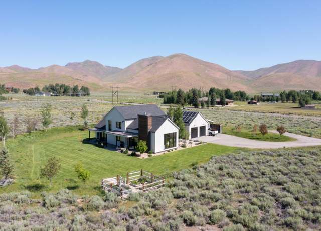 Property at 10 Golden Currant Dr, Blaine County, ID 83333, 3 beds, 3 baths