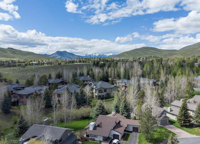 Property at 114 Syringa Rd, Sun Valley, ID 83353, 2 beds, 2 baths