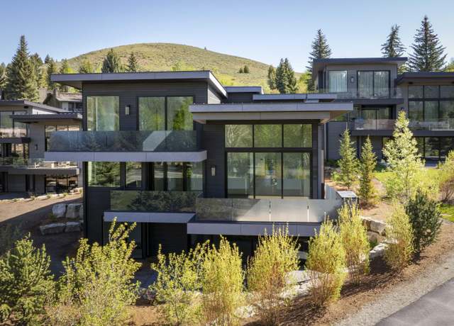 Property at 118 Valleywood Dr, Ketchum, ID 83340, 4 beds, 5 baths