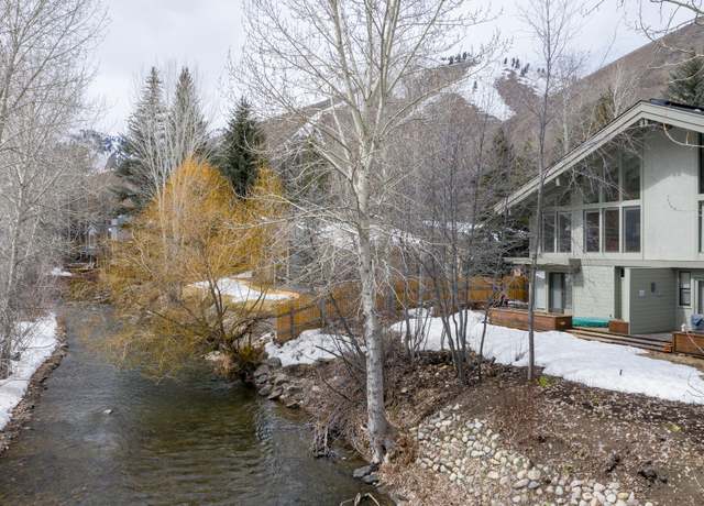 Property at 271 Bald Mountain Rd Unit B, Ketchum, ID 83340, 4 beds, 5 baths