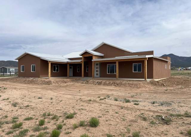 Property at 2 Ashley G Ln, Ranchos De Taos, NM 87557, 2 beds, 3.5 baths
