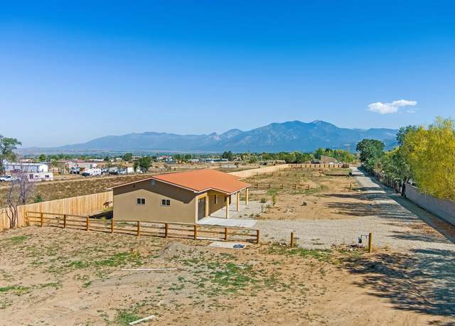 Property at 14 Straight Cat Trl, Ranchos De Taos, NM 87557, 3 beds, 2 baths