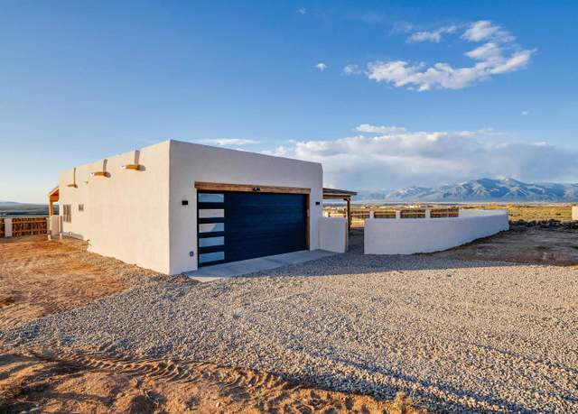 Property at 324 Los Cordovas Rd, Ranchos De Taos, NM 87557, 2 beds, 2 baths