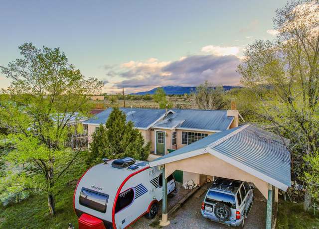 Property at 15 Santo Nino Rd, El Prado, NM 87529, 3 beds, 2 baths
