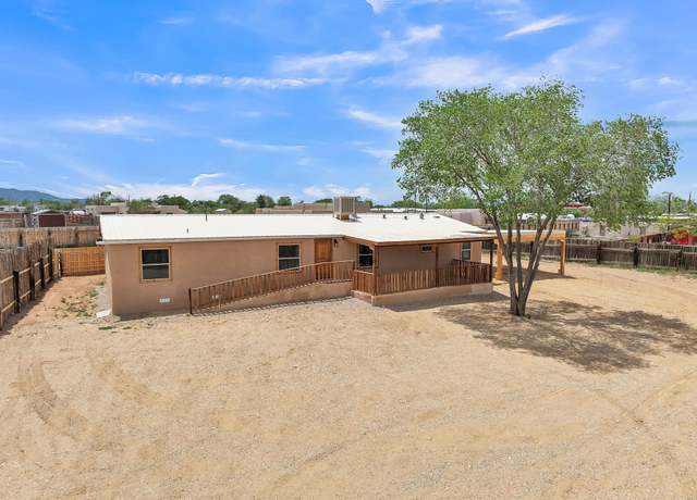 Property at 16 Medina Ln, Ranchos De Taos, NM 87557, 5 beds, 3 baths