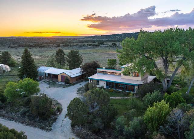 Property at 51 Atalaya Rd, Arroyo Hondo, NM 87513, 3 beds, 2 baths