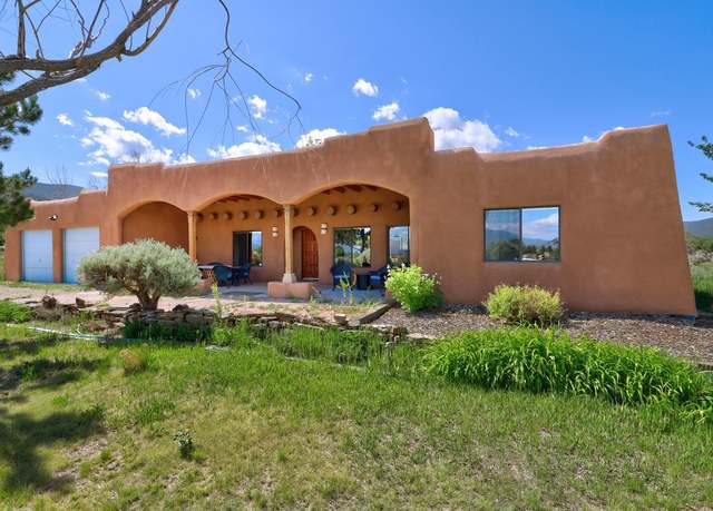 Property at 9 Nickell Rd, Ranchos De Taos, NM 87557, 3 beds, 2 baths