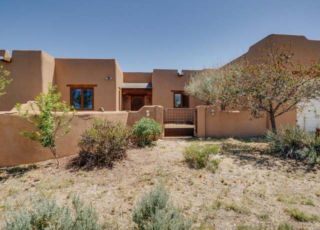 Property at 135 Los Rios Rd, Arroyo Hondo, NM 87513, 3 beds, 2 baths