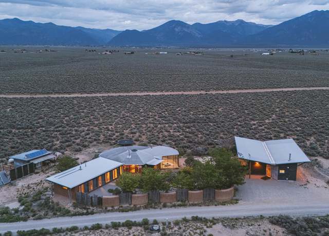 Property at 57 Cielo Dulce Rd, Taos, NM 87529, 4 beds, 2 baths