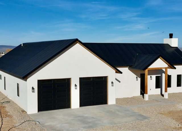 Property at 5 Taos Vista Dr, Ranchos De Taos, NM 87557, 3 beds, 3 baths