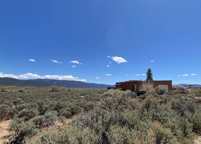 Property at 3 Llama Rd, El Prado, NM 87529, 3 beds, 2 baths
