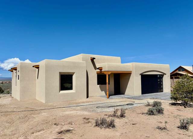 Property at 22 Laguardia Rd, Ranchos De Taos, NM 87557, 2 beds, 2 baths