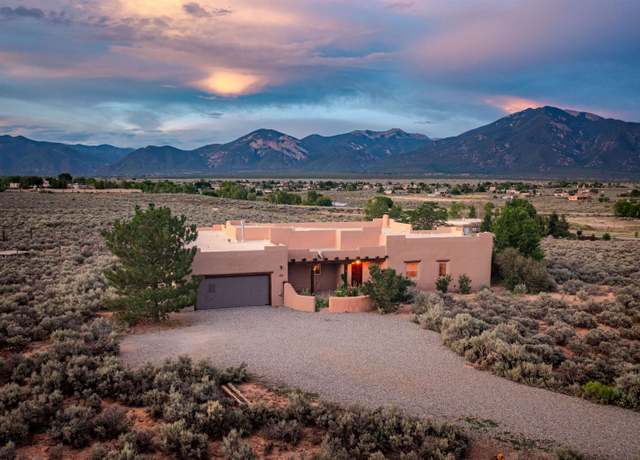 Property at 3 Tierra Madre St, El Prado, NM 87529, 3 beds, 2 baths