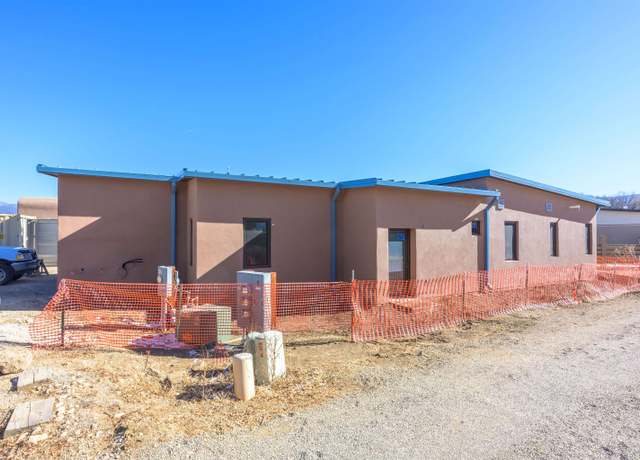 Property at 419 Valverde Commons Dr, Taos, NM 87571, 3 beds, 2 baths