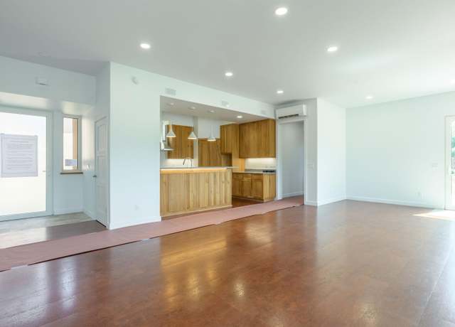 Property at 419 Valverde Commons Dr, Taos, NM 87571, 3 beds, 2 baths