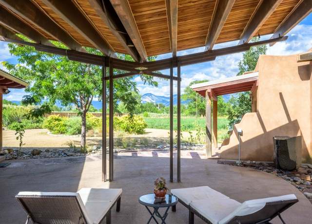 Property at 1 Alegro Ln, El Prado, NM 87529, 5 beds, 3 baths