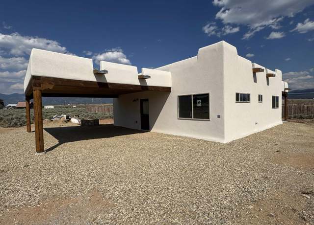 Property at 3 Davids Way, El Prado, NM 87529, 2 beds, 2 baths