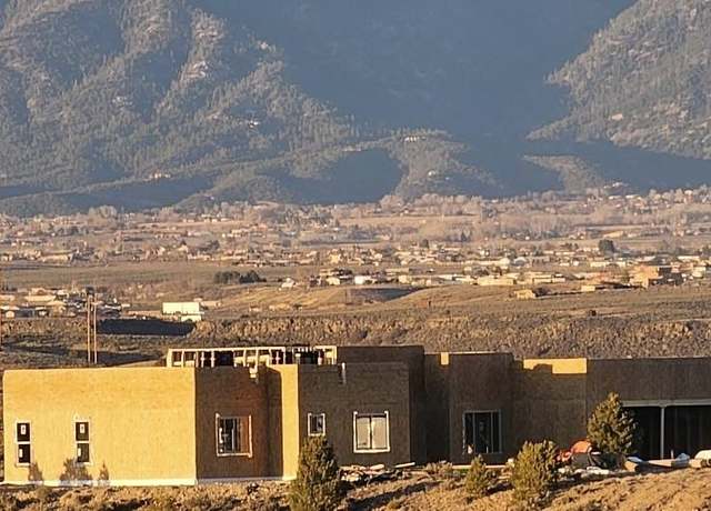 Property at 2 Anadarko, Ranchos De Taos, NM 87557, 3 beds, 2 baths