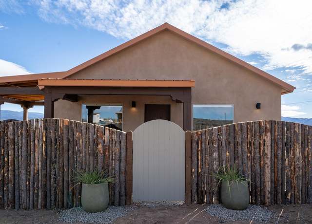 Property at 43 Camino Sabio, El Prado, NM 87529, 2 beds, 2 baths