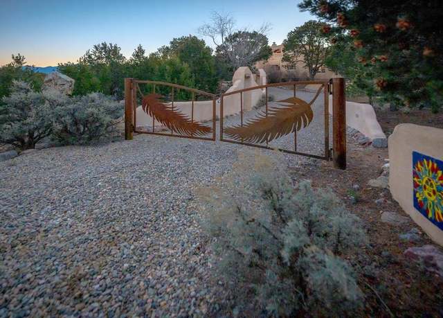 Property at 7 Camino Perdido, Ranchos De Taos, NM 87557, 3 beds, 3.5 baths