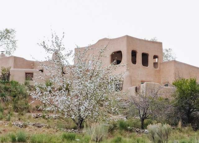 Property at 209 Ribak Ln, Taos, NM 87571, 3 beds, 3 baths