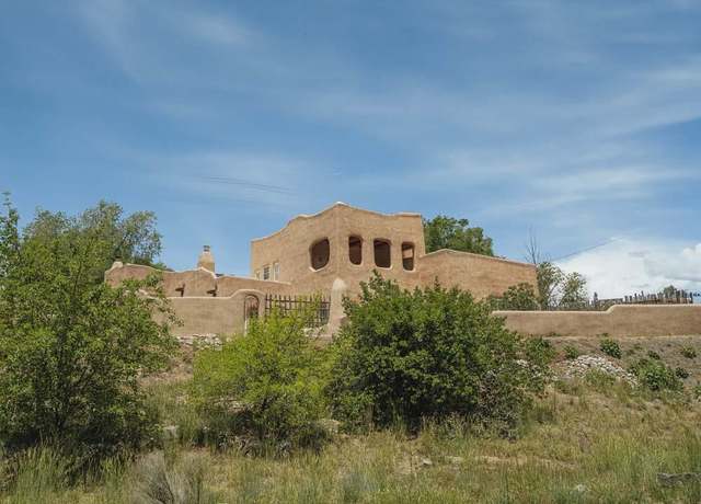 Property at 209 Ribak Ln, Taos, NM 87571, 3 beds, 3 baths