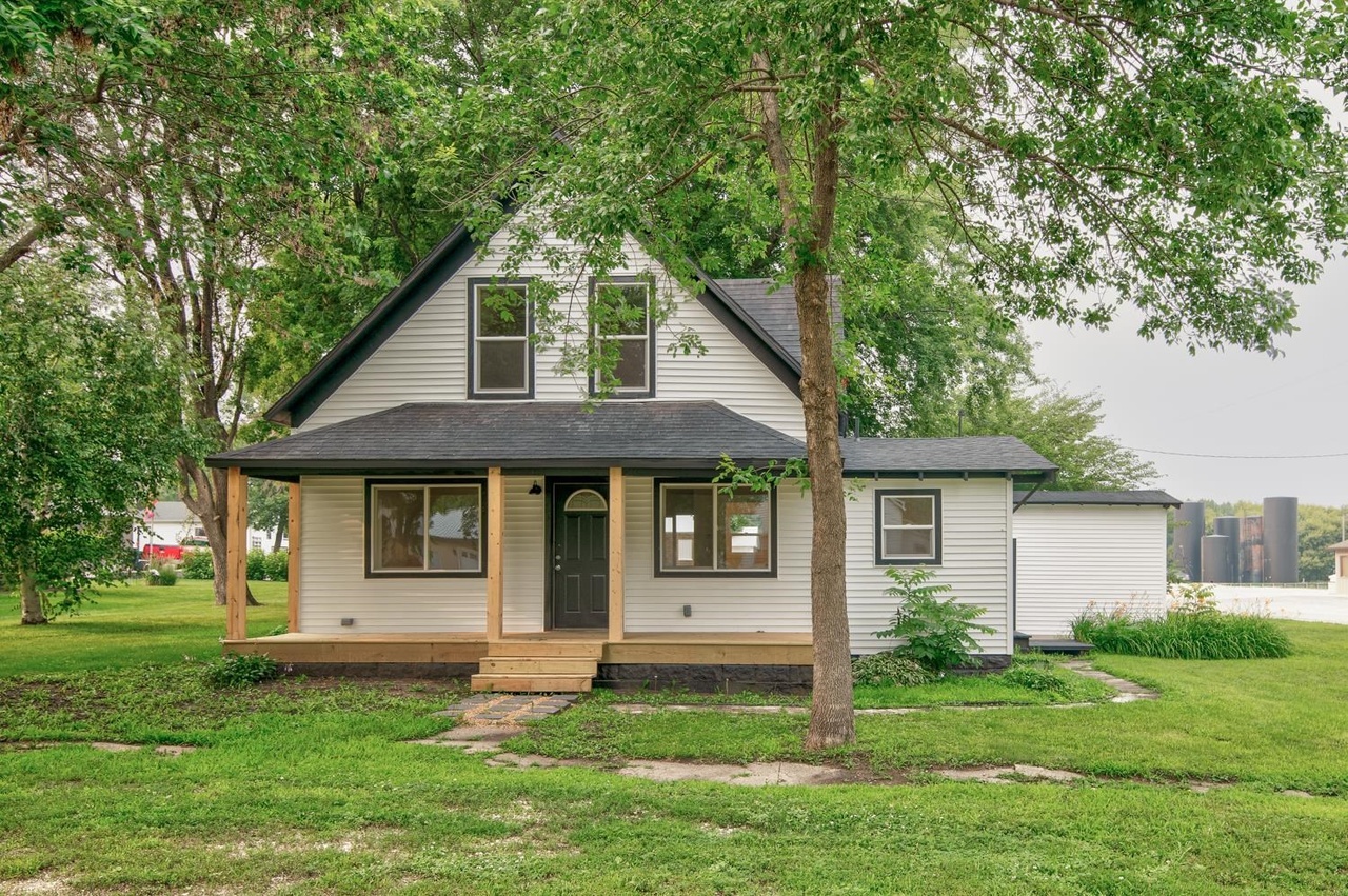 201-1st-st-fostoria-ia-51340-mls-230810-redfin