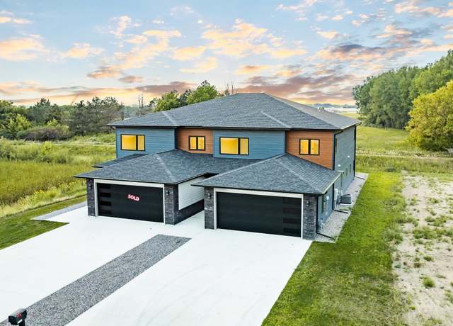 Property at 3312 Ponderosa Court Unit 1B, Spirit Lake, IA 51360, 4 beds, 3.5 baths