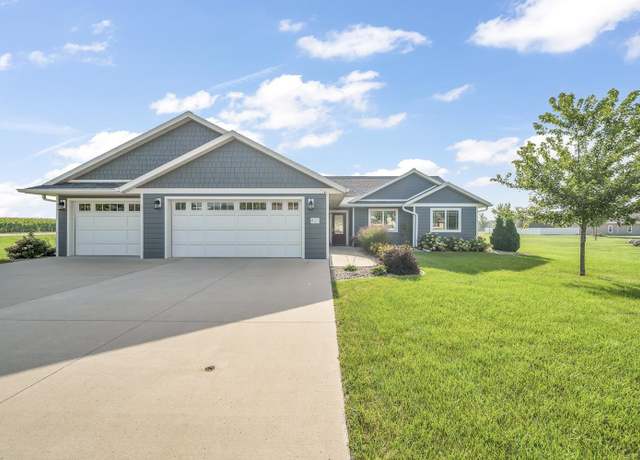 Property at 420 N 20th St, Estherville, IA 51334, 3 beds, 2 baths