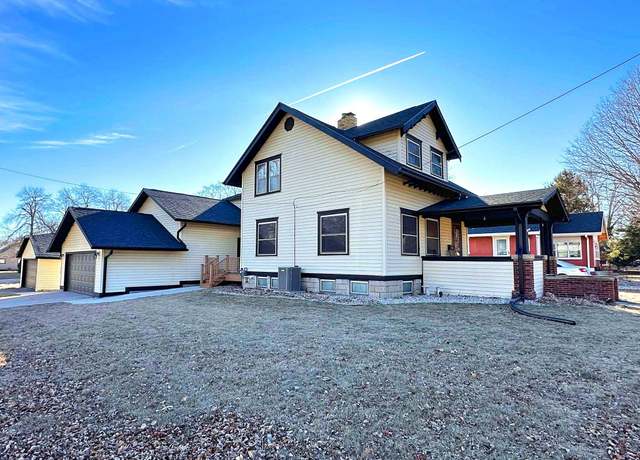 Property at 502 State St, Emmetsburg, IA 50536, 2 beds, 2 baths